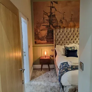 The Resolution Hotel Whitby